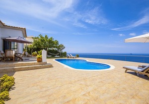 377 m² Villa ∙ 4 bedrooms ∙ 8 guests
