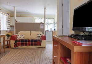 39 FERNHILL HEIGHTS, pet friendly in Charmouth