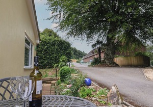 39 FERNHILL HEIGHTS, pet friendly in Charmouth