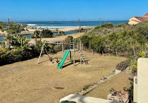 39 Settler Sands Beachfront Accommodation Sea and River View
