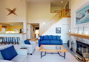 3BR | Alpine Greens | King Bed w/4 Piece Ensuite | Golf Course Location | Parking
