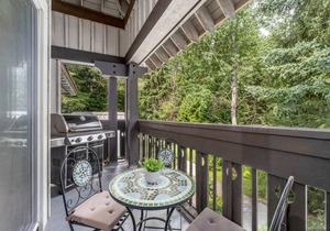 3BR | Lagoons | King Bed | Private Hot Tub | Private Balcony | Village Location | Parking