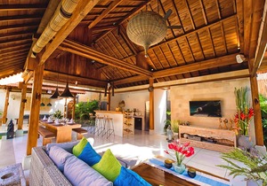 3BR Villa Near Finns Beach Club! - W/Swimming Pool!