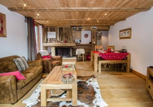 3rd floor, balcony, fireplace or stove, tv, ski locker, 77m², Chamonix