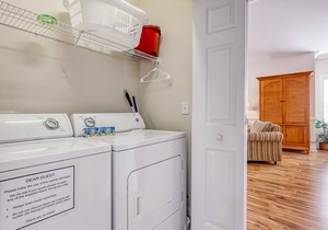 3rd-Floor Condo on Myrtlewood Champion Golf Course w/Balcony & 5 Shared Pools