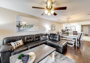 3rd Floor Condo with Shared Pools/Tennis, Private W/D, WiFi, and Central AC
