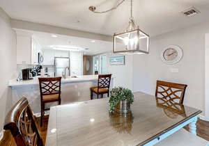 3rd Floor Condo with Shared Pools/Tennis, Private W/D, WiFi, and Central AC