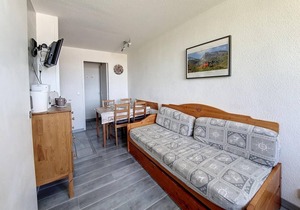 3rd floor, view mountain/ski slopes, balcony, tv, ski locker, 24m², Les Menuires