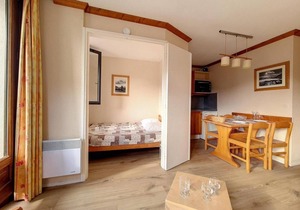 3rd floor, view mountain/ski slopes, balcony, tv, ski locker, 24m², Les Menuires