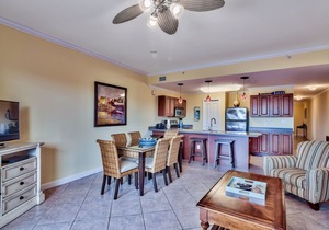 3rd floor, Zero Entry Pool, Garage Parking, Free Beach Service, Come Relax!