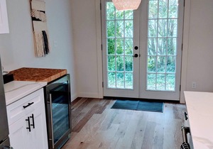 4/2 Bright Vacation Home | Paw Paw Lake