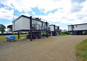 4 Avocet Quay , Emsworth - sleeps 4 guests in 2 bedrooms