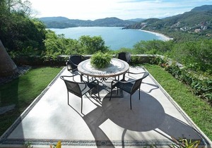 4 Bdrm Waterfront Property Overlooking Playa La Ropa
