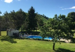 4 bed, 4 bath, New Dining and Living Furniture, Outside heated pool