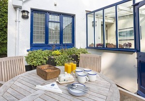 4 Bed - Beach Cottage - Sleeps 8 guests in 4 bedrooms