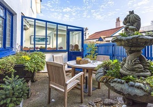 4 Bed - Beach Cottage - Sleeps 8 guests in 4 bedrooms