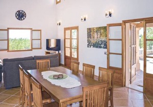 4 bedroom accommodation in Santa Maria