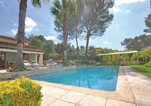 4 bedroom accommodation in Roquefort les Pins