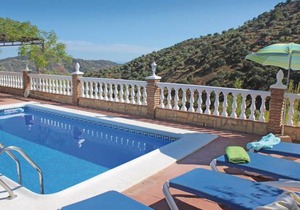 4 bedroom accommodation in Corumbela