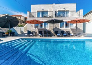 4 bedroom accommodation in Radovcici