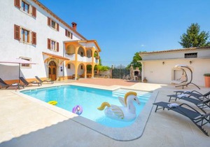 4 bedroom accommodation in Motovun