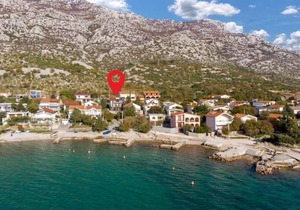 4 bedroom accommodation in Cesarica