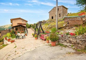 4 bedroom accommodation in Palagnana LU