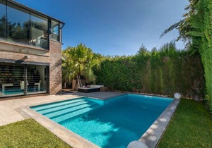 4 bedroom accommodation in Cabrils