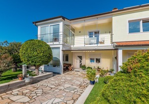 4 bedroom accommodation in Kastel Novi