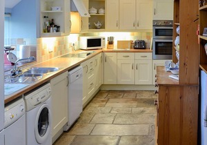 4 bedroom accommodation in Puncknowle, Dorchester