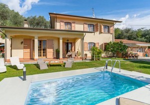 4 bedroom accommodation in Stiava