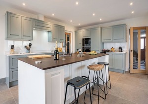 4 bedroom accommodation in New Quay