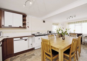 4 bedroom accommodation in Thornton-Le-Dale, near Pickering