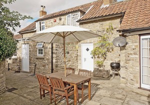 4 bedroom accommodation in Thornton-Le-Dale, near Pickering