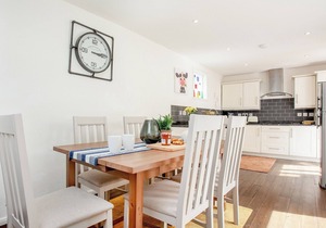 4 bedroom accommodation in Shaldon