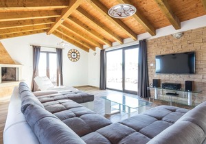 4 bedroom accommodation in Bibici