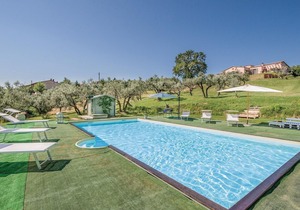 4 bedroom accommodation in Narni