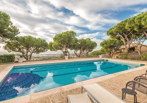 4 bedroom accommodation in Cabrils