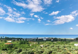 4 bedroom accommodation in Davoli