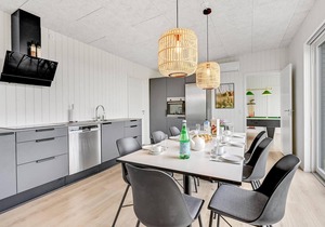 4 bedroom awesome home in Løgstrup