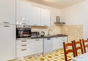 4 bedroom beautiful apartment in Pula