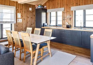 4 Bedroom Beautiful Home In Øyer