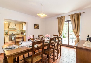 4 bedroom cozy home in Pula