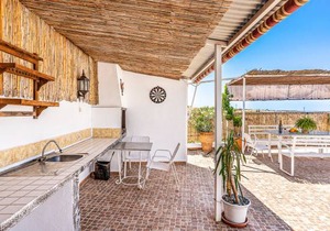 4 bedroom accommodation in Cuevas del Campo