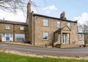 4 bedroom accommodation in Farnham, near Rothbury