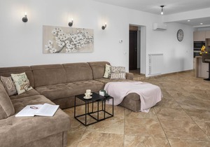 4 bedroom gorgeous home in Nova Vas