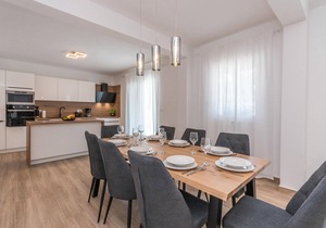 4 bedroom lovely home in Donje Rastane