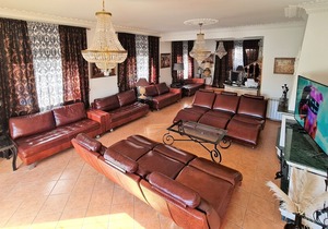 4 Bedroom Residence at Villa☆☆☆☆☆ (10-15 Guests)