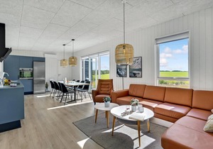 4 bedroom stunning home in Løgstrup