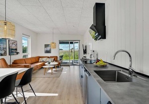 4 bedroom stunning home in Løgstrup